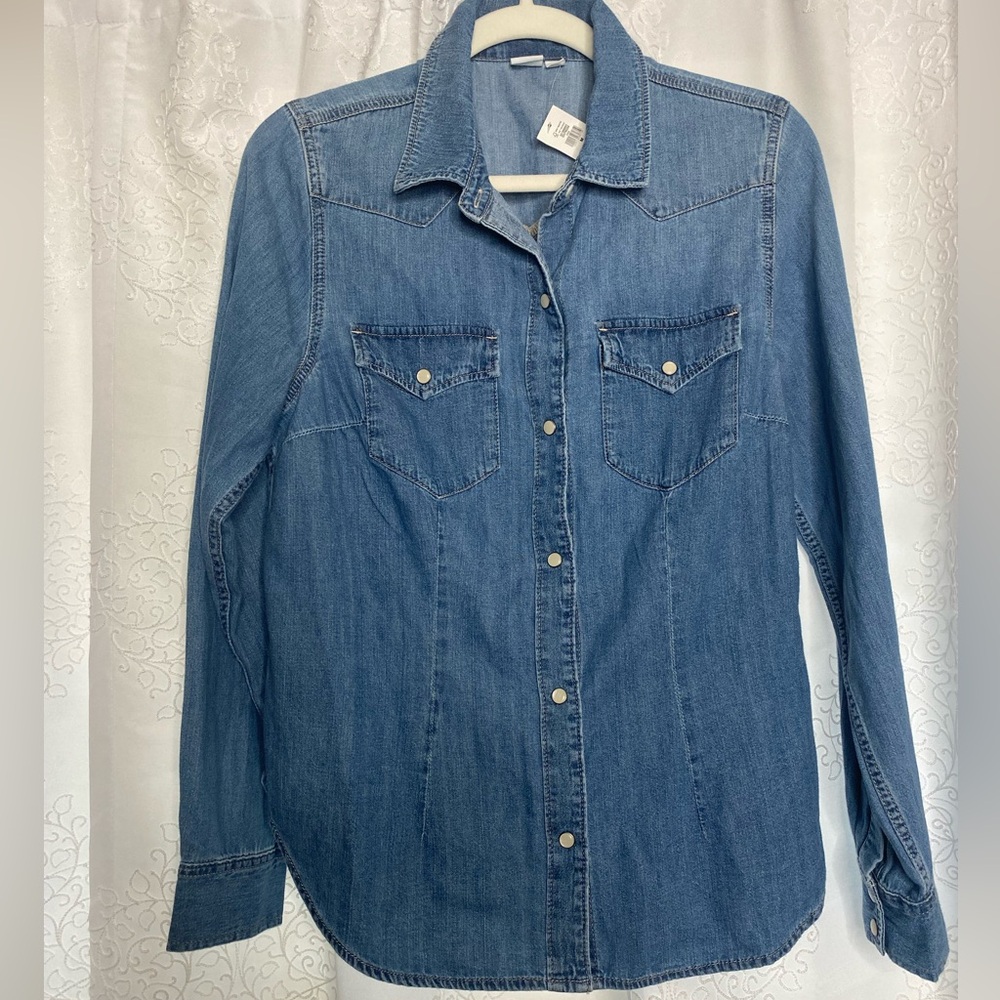 GAP 💙 NWT Coastal Cowboy Denim Snap Closure Shirt - Yoke Style